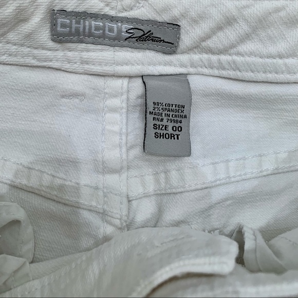 Chico’s Pants Adult Size 00 Short Bootcut Embroidered Pocket Woman - Picture 8 of 8